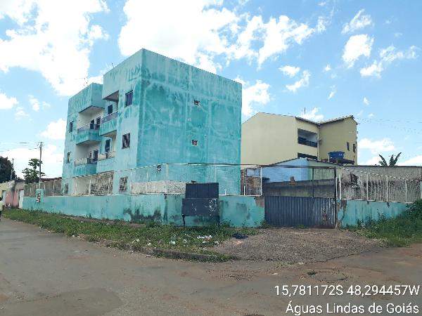 Vende-se em Aguas Lindas De Goias-GO  apto, 81.47 de área total, 62.88 de área privativa,  2_qto(s), a.serv, WC, 1_sala(s), cozinha.