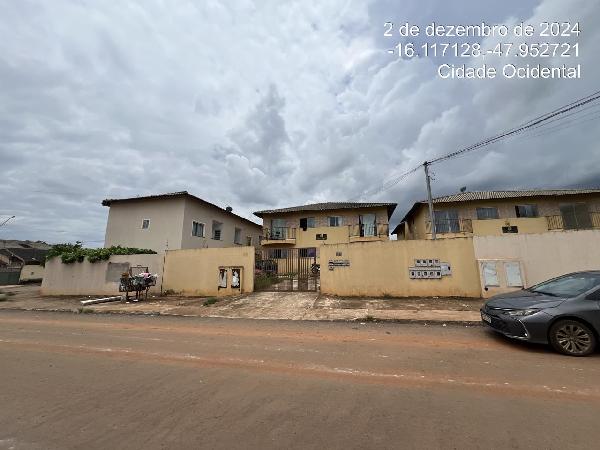 Vende-se em Cidade Ocidental-GO  apto, 47.64 de área privativa,  2_qto(s), a.serv, WC, 1_sala(s), cozinha, 1_vaga(s) de garagem.
