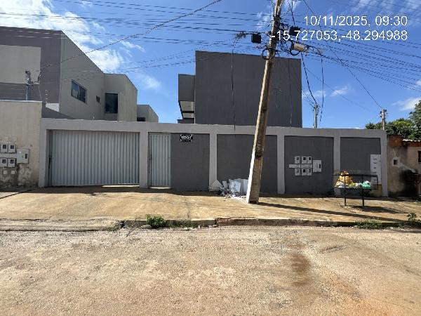 Vende-se em Aguas Lindas De Goias-GO  apto, 53.49 de área total, 53.49 de área privativa,  2_qto(s), a.serv, WC, 1_sala(s), cozinha.