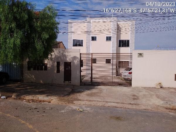 Vende-se em Cidade Ocidental-GO  apto, 89.60 de área total, 58.05 de área privativa, 360.00 de área do terreno,  2_qto(s), WC, 1_sala(s), cozinha, 1_vaga(s) de garagem.