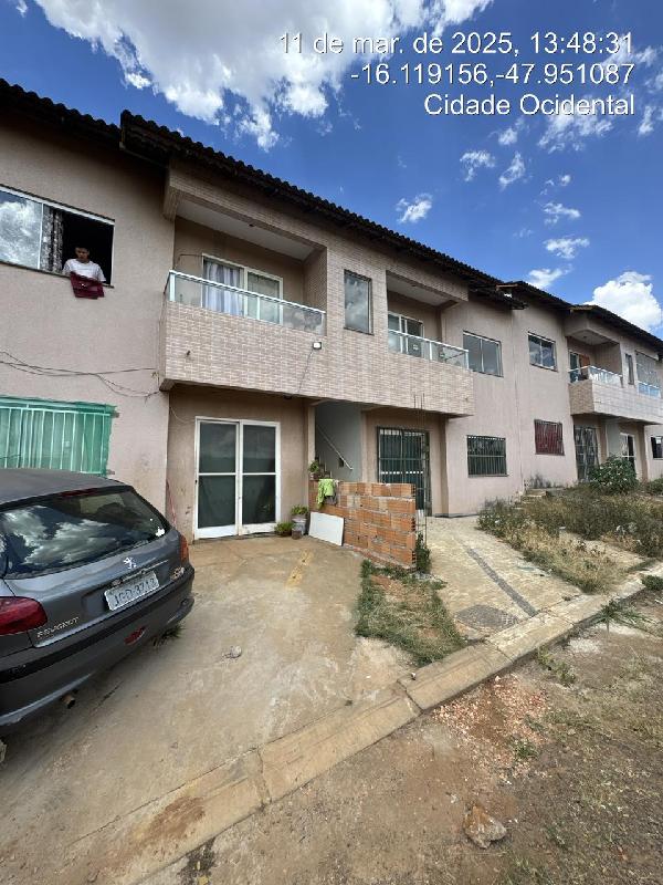 Vende-se em Cidade Ocidental-GO  apto, 219.29 de área total, 48.65 de área privativa,  2_qto(s), WC, 1_sala(s), cozinha, 1_vaga(s) de garagem.