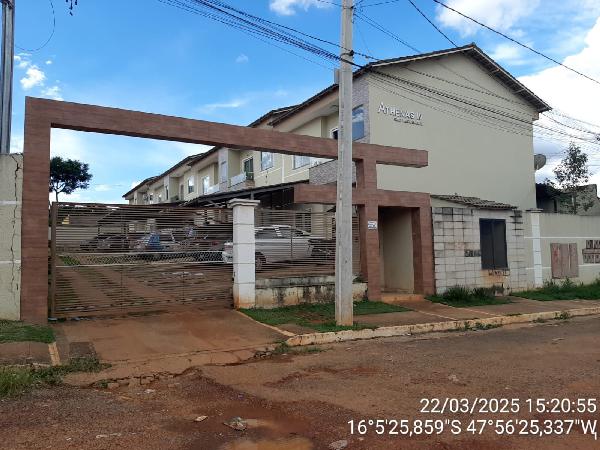 Vende-se em Cidade Ocidental-GO  apto, 97.49 de área total, 52.43 de área privativa,  2_qto(s), a.serv, WC, 1_sala(s), cozinha, 1_vaga(s) de garagem.