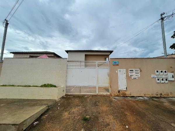 Vende-se em Cidade Ocidental-GO  apto, 85.66 de área total, 51.84 de área privativa,  2_qto(s), a.serv, WC, 1_sala(s), cozinha, 1_vaga(s) de garagem.