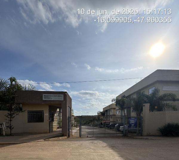 Vende-se em Cidade Ocidental-GO  apto, 93.66 de área total, 53.86 de área privativa,  2_qto(s), varanda, WC, 1_sala(s), cozinha, 1_vaga(s) de garagem.