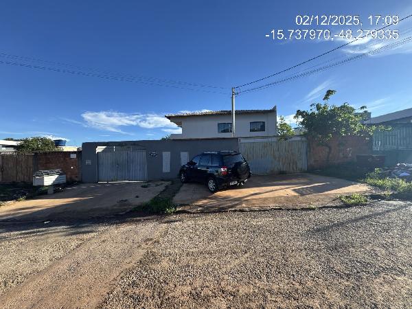 Vende-se em Aguas Lindas De Goias-GO  apto, 50.02 de área total, 50.02 de área privativa,  2_qto(s), a.serv, WC, 1_sala(s), cozinha.