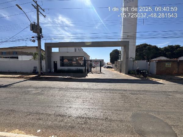Vende-se em Aguas Lindas De Goias-GO  apto, 50.55 de área total, 40.20 de área privativa,  2_qto(s), WC, 1_sala(s), cozinha, 1_vaga(s) de garagem.