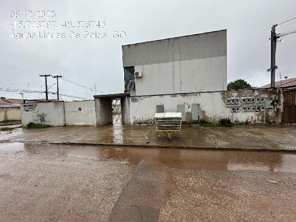 Vende-se em Aguas Lindas De Goias-GO  apto, 141.27 de área total, 61.55 de área privativa,  2_qto(s), a.serv, WC, 1_sala(s), cozinha.