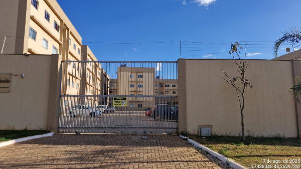 Vende-se em Aguas Lindas De Goias-GO  apto, 59.97 de área total, 59.97 de área privativa,  2_qto(s), a.serv, WC, 1_sala(s), cozinha, 1_vaga(s) de garagem.