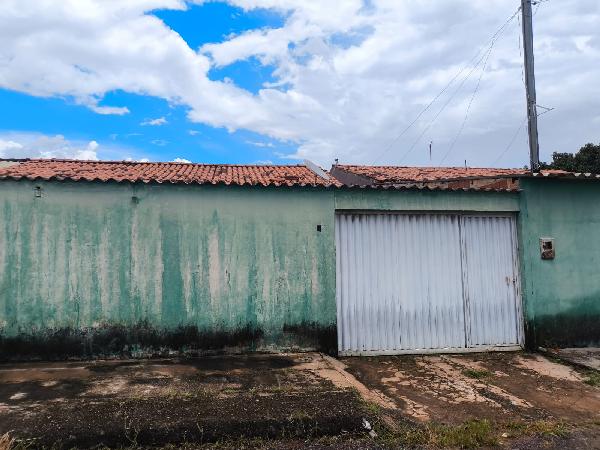 Vende-se em Cidade Ocidental-GO  Casa, 60.60 de área privativa, 180.00 de área do terreno,  2_qto(s), varanda, a.serv, WC, 1_sala(s), cozinha.