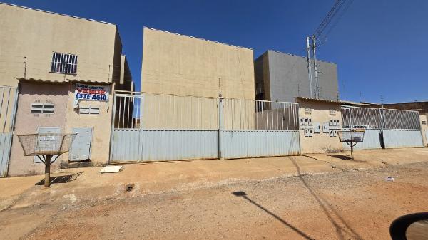 Vende-se em Aguas Lindas De Goias-GO  apto, 48.33 de área privativa,  2_qto(s), a.serv, WC, 1_sala(s), cozinha.