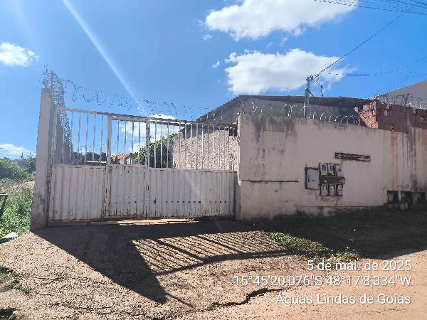 Vende-se em Aguas Lindas De Goias-GO  Casa, 200.00 de área total, 69.93 de área privativa, 156.39 de área do terreno,  2_qto(s), varanda, a.serv, WC, 1_sala(s), cozinha.