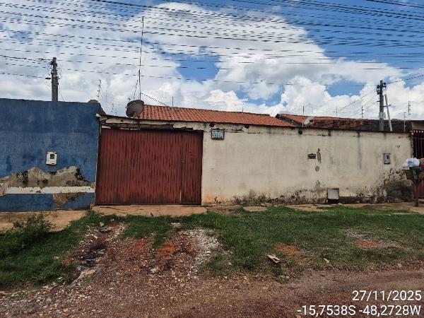Vende-se em Aguas Lindas De Goias-GO  Casa, 68.31 de área total, 68.31 de área privativa, 200.00 de área do terreno,  2_qto(s), a.serv, WC, 1_sala(s), cozinha, 1_vaga(s) de garagem.