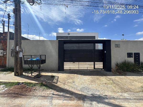 Vende-se em Aguas Lindas De Goias-GO  apto, 58.08 de área total, 58.08 de área privativa,  2_qto(s), a.serv, WC, 1_sala(s), cozinha.