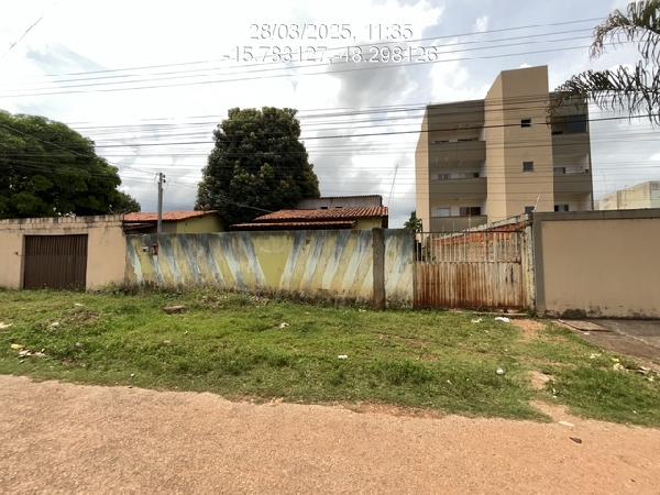 Vende-se em Aguas Lindas De Goias-GO  Casa, 197.07 de área total, 69.57 de área privativa, 360.00 de área do terreno,  2_qto(s), varanda, a.serv, WC, 1_sala(s), cozinha.