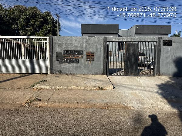 Vende-se em Aguas Lindas De Goias-GO  apto, 48.51 de área total, 48.51 de área privativa,  2_qto(s), a.serv, WC, 1_sala(s), cozinha.