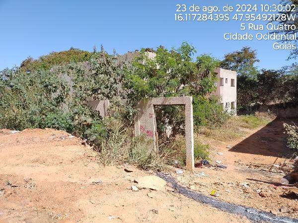 Vende-se em Cidade Ocidental-GO  apto, 146.38 de área total, 51.99 de área privativa,  2_qto(s), a.serv, WC, 1_sala(s), cozinha.