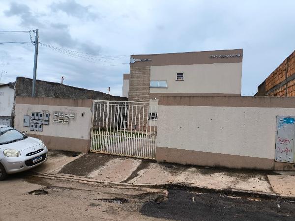 Vende-se em Cidade Ocidental-GO  apto, 86.52 de área total, 48.40 de área privativa,  2_qto(s), a.serv, WC, 1_sala(s), cozinha, 1_vaga(s) de garagem.