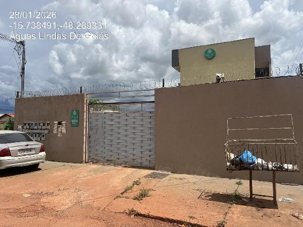Vende-se em Aguas Lindas De Goias-GO  apto, 77.76 de área total, 57.62 de área privativa,  2_qto(s), a.serv, WC, 1_sala(s), cozinha, 1_vaga(s) de garagem.