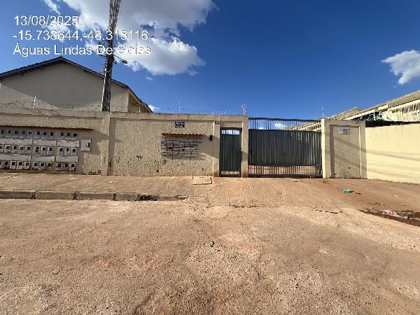 Vende-se em Aguas Lindas De Goias-GO  apto, 80.96 de área total, 80.96 de área privativa,  2_qto(s), a.serv, WC, 1_sala(s), 1 lavabo(s), cozinha.