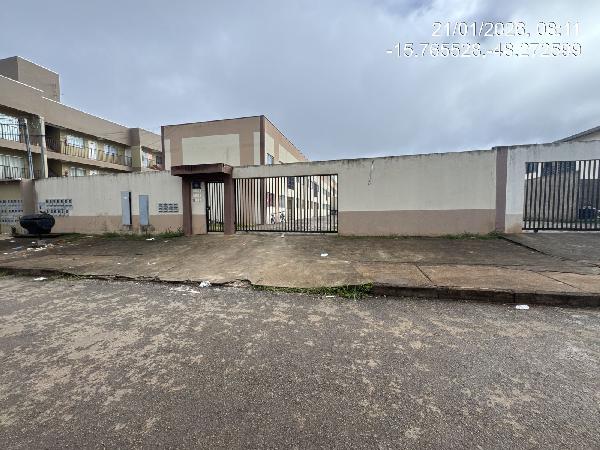 Vende-se em Aguas Lindas De Goias-GO  apto, 52.54 de área total, 52.54 de área privativa,  2_qto(s), a.serv, WC, 1_sala(s), cozinha, 1_vaga(s) de garagem.
