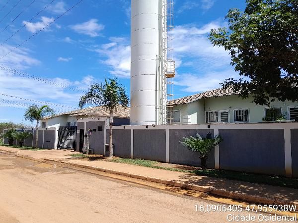 Vende-se em Cidade Ocidental-GO  apto, 97.63 de área total, 42.00 de área privativa,  2_qto(s), WC, 1_sala(s), cozinha, 1_vaga(s) de garagem.