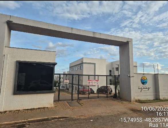 Vende-se em Aguas Lindas De Goias-GO  apto, 43.19 de área privativa,  2_qto(s), varanda, a.serv, WC, 1_sala(s), cozinha, 1_vaga(s) de garagem.