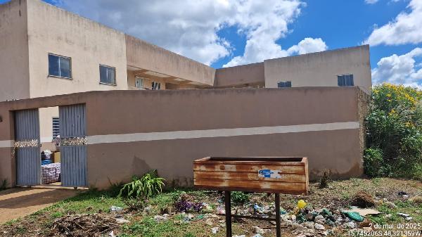 Vende-se em Aguas Lindas De Goias-GO  apto, 65.88 de área total, 59.28 de área privativa,  2_qto(s), a.serv, WC, 1_sala(s), cozinha.
