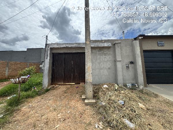 Vende-se em Caldas Novas-GO  Casa, 69.99 de área total, 69.99 de área privativa, 180.00 de área do terreno,  2_qto(s), a.serv, WC, 1_sala(s), cozinha.