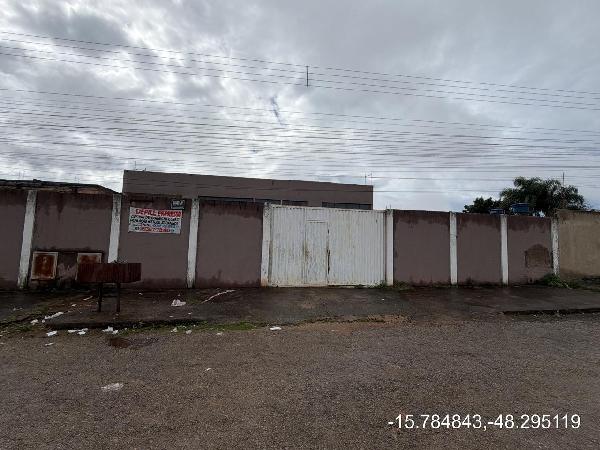 Vende-se em Aguas Lindas De Goias-GO  apto, 113.89 de área total, 59.38 de área privativa,  2_qto(s), a.serv, WC, 1_sala(s), cozinha, 1_vaga(s) de garagem.