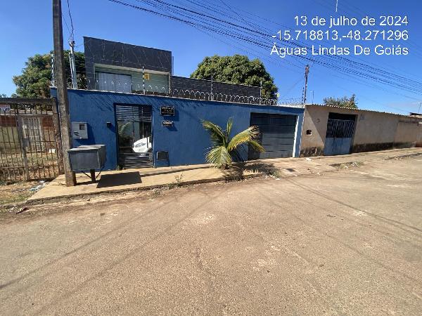 Vende-se em Aguas Lindas De Goias-GO  Casa, 207.49 de área total, 207.49 de área privativa, 300.00 de área do terreno,  3_qto(s), a.serv, WC, 1_sala(s), cozinha, 1_vaga(s) de garagem.