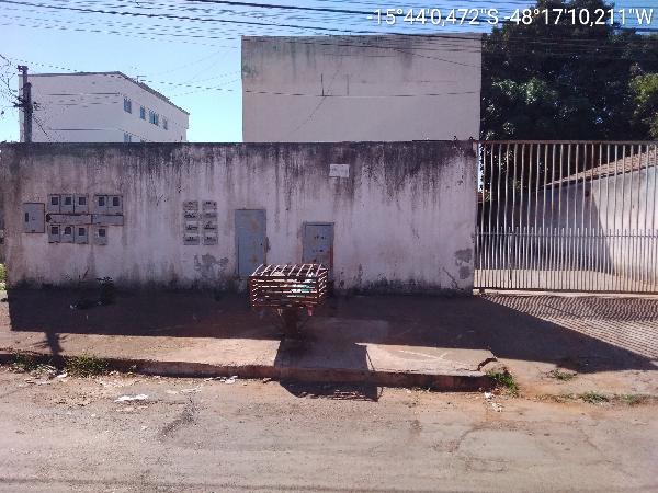 Vende-se em Aguas Lindas De Goias-GO  apto, 37.10 de área privativa,  1_qto(s), a.serv, WC, 1_sala(s), cozinha.