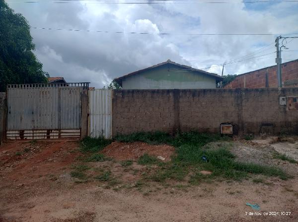 Vende-se em Aguas Lindas De Goias-GO  Casa, 50.66 de área privativa, 360.00 de área do terreno,  2_qto(s), a.serv, WC, 1_sala(s), cozinha.