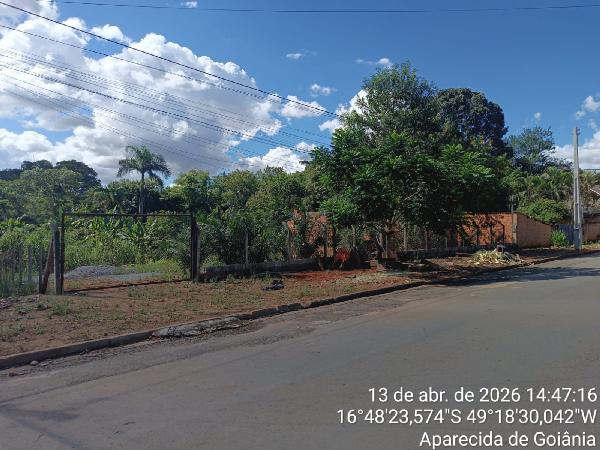 Vende-se em Aparecida De Goiania-GO  Terreno, 1395.00 de área do terreno.