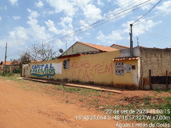 Vende-se em Aguas Lindas De Goias-GO  Casa, 90.51 de área privativa, 200.00 de área do terreno,  2_qto(s), varanda, WC, 1_sala(s), cozinha.