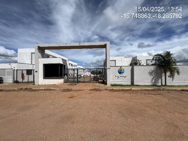 Vende-se em Aguas Lindas De Goias-GO  apto, 50.54 de área total, 40.19 de área privativa,  2_qto(s), a.serv, WC, 1_sala(s), cozinha, 1_vaga(s) de garagem.