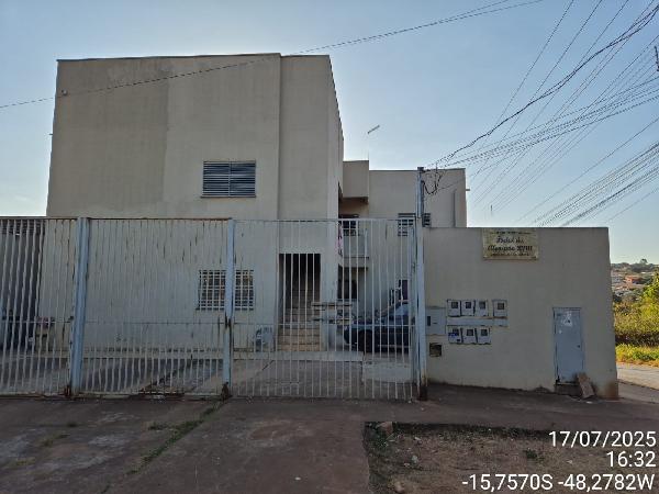 Vende-se em Aguas Lindas De Goias-GO  apto, 76.22 de área total, 55.01 de área privativa,  2_qto(s), a.serv, WC, 1_sala(s), cozinha.