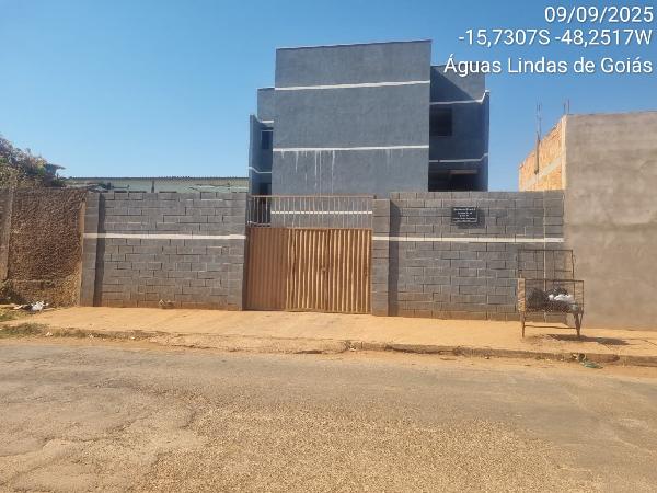 Vende-se em Aguas Lindas De Goias-GO  apto, 58.06 de área total, 49.23 de área privativa,  2_qto(s), a.serv, WC, 1_sala(s), cozinha.