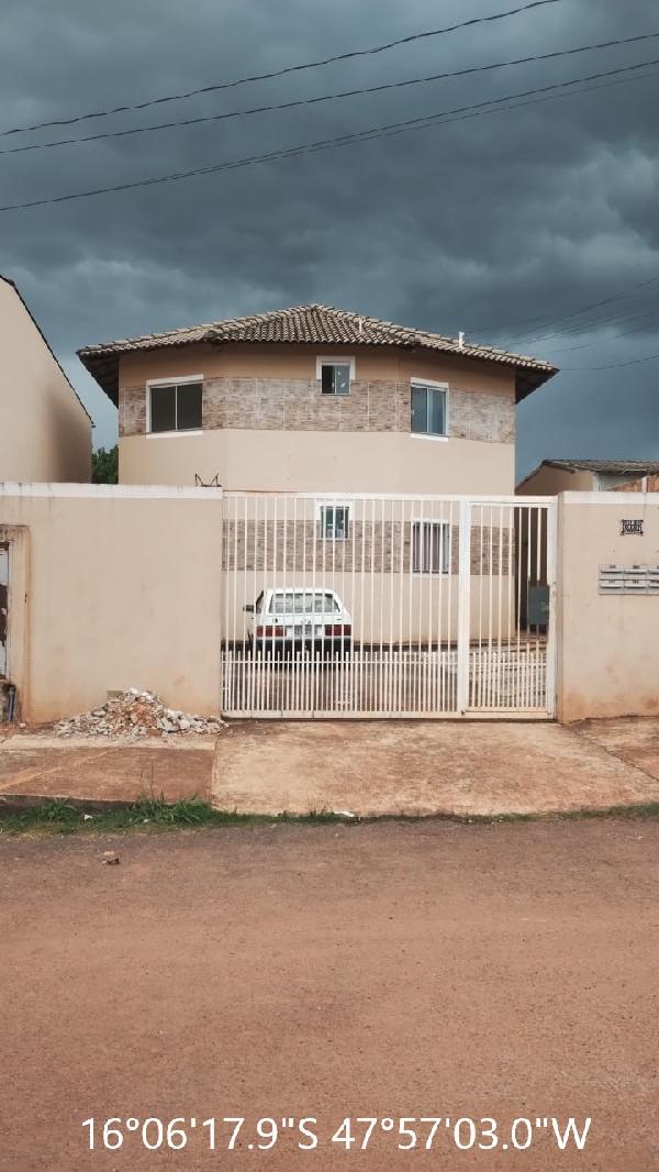 Vende-se em Cidade Ocidental-GO  apto, 83.20 de área total, 48.72 de área privativa,  2_qto(s), a.serv, WC, 1_sala(s), cozinha, 1_vaga(s) de garagem.