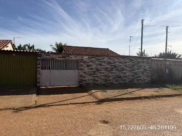 Vende-se em Aguas Lindas De Goias-GO  Casa, 50.43 de área total, 50.43 de área privativa, 200.00 de área do terreno,  2_qto(s), a.serv, WC, 1_sala(s), cozinha.
