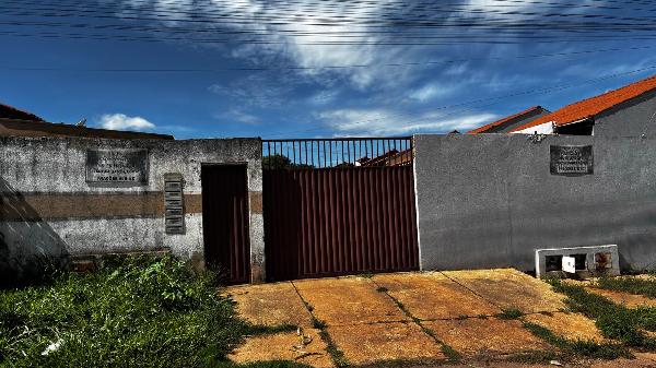 Vende-se em Aguas Lindas De Goias-GO  Casa, 61.16 de área total, 61.16 de área privativa,  2_qto(s), varanda, a.serv, WC, 1_sala(s), cozinha.