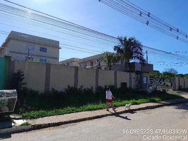 Vende-se em Cidade Ocidental-GO  apto, 97.88 de área total, 49.84 de área privativa, 97.88 de área do terreno,  2_qto(s), WC, 1_sala(s), cozinha, 1_vaga(s) de garagem.