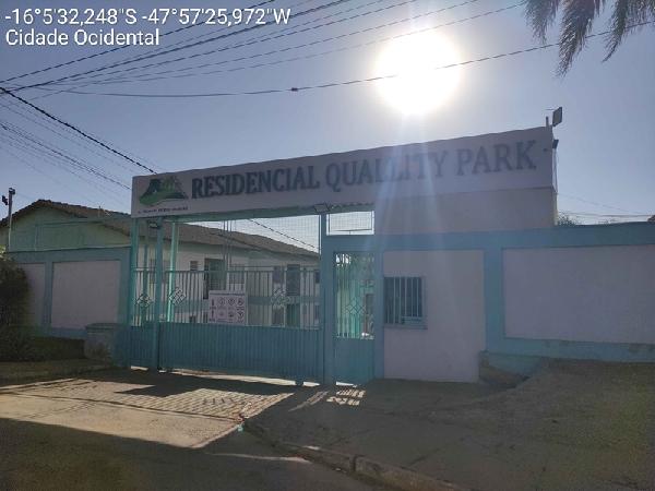 Vende-se em Cidade Ocidental-GO  apto, 50.23 de área privativa,  2_qto(s), WC, 1_sala(s), sacada, cozinha, 1_vaga(s) de garagem.