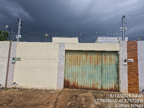Vende-se em Caldas Novas-GO  Casa, 80.00 de área total, 80.00 de área privativa, 180.00 de área do terreno,  2_qto(s), a.serv, WC, 1_sala(s), cozinha, 1_vaga(s) de garagem.