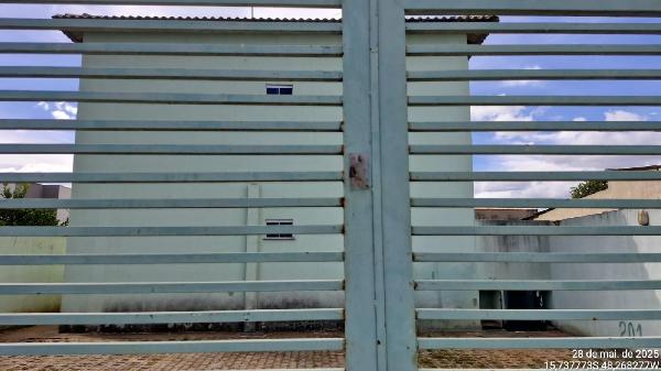 Vende-se em Aguas Lindas De Goias-GO  apto, 58.04 de área total, 79.17 de área privativa,  2_qto(s), a.serv, WC, 1_sala(s), cozinha, 1_vaga(s) de garagem.