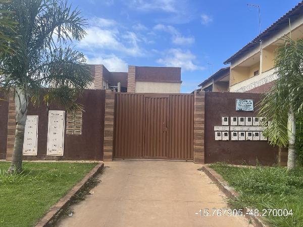 Vende-se em Aguas Lindas De Goias-GO  apto, 77.47 de área total, 48.27 de área privativa,  2_qto(s), a.serv, WC, 1_sala(s), cozinha.