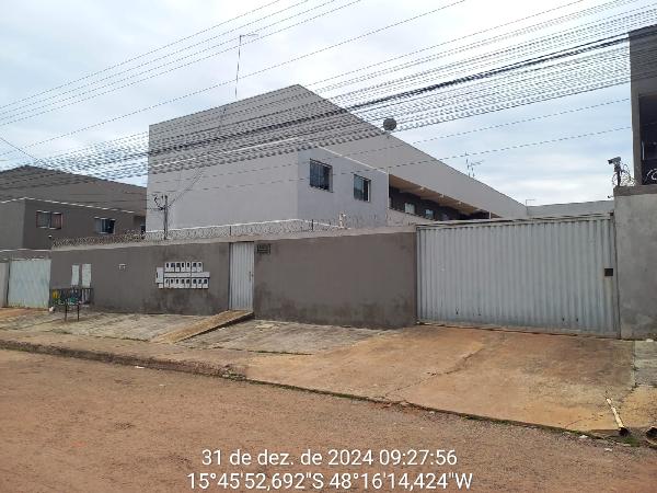 Vende-se em Aguas Lindas De Goias-GO  apto, 57.68 de área total, 64.68 de área privativa,  2_qto(s), a.serv, WC, 1_sala(s), cozinha.