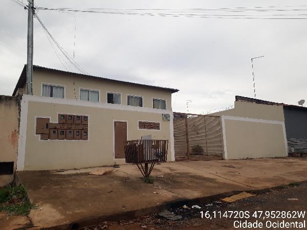 Vende-se em Cidade Ocidental-GO  apto, 77.26 de área total, 50.00 de área privativa, 450.00 de área do terreno,  3_qto(s), a.serv, WC, 1_sala(s), cozinha, 1_vaga(s) de garagem.