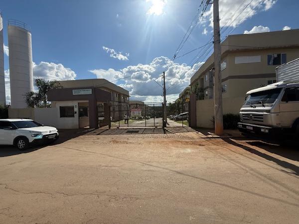 Vende-se em Cidade Ocidental-GO  apto, 53.68 de área privativa,  2_qto(s), varanda, WC, 1_sala(s), cozinha, 1_vaga(s) de garagem.
