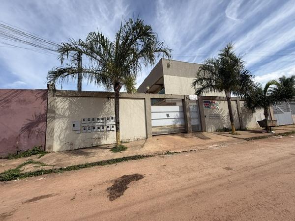Vende-se em Aguas Lindas De Goias-GO  apto, 108.29 de área total, 80.26 de área privativa,  2_qto(s), varanda, a.serv, WC, 1_sala(s), cozinha, 1_vaga(s) de garagem.