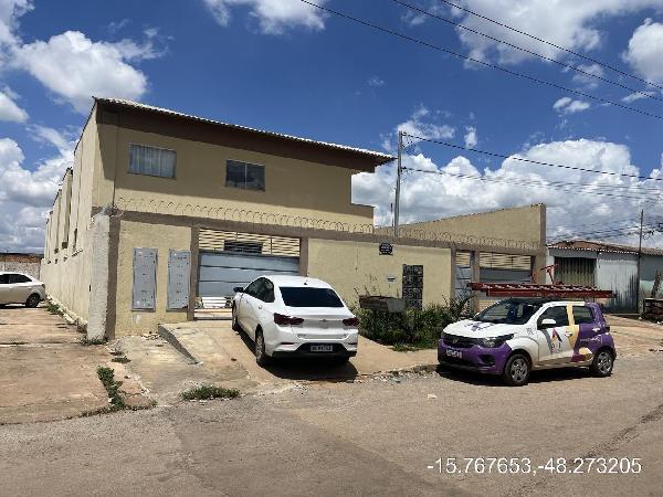 Vende-se em Aguas Lindas De Goias-GO  apto, 79.92 de área total, 50.54 de área privativa,  2_qto(s), a.serv, WC, 1_sala(s), cozinha, 1_vaga(s) de garagem.